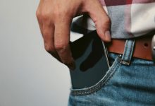 آیا نگهداشتن گوشی در جیب خطر دارد؟