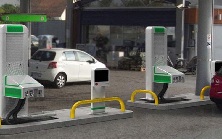 اولین پمپ بنزین رباتیک در امارات افتتاح شد