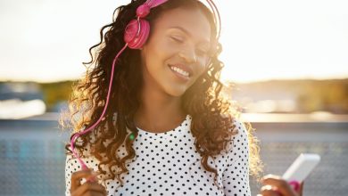 چرا به آهنگ‌هایی که ما را غمگین می‌کنند علاقه داریم؟