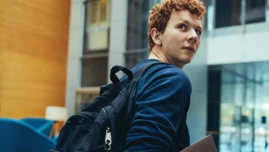 چرا گاهی اوقات احساس می‌کنیم تحت‌نظر هستیم؟