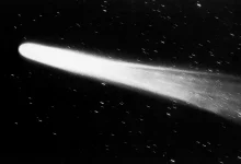 امروز در فضا: عبور دنبالهدار هالی از کنار زمین