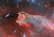 تصویر روز ناسا: CG4، گلبول و کهکشان