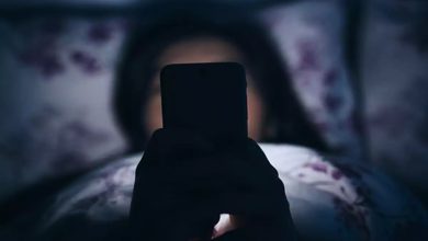 نور آبی گوشی هوشمند باعث بیخوابی میشود؟