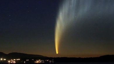 عکس روز ناسا: دنباله شگفتانگیز دنبالهدار مکنات