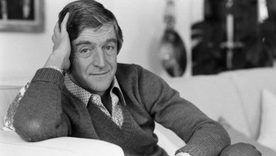 مایکل پارکینسون مجری انگلیسی به شکل هوش مصنوعی برمیگردد