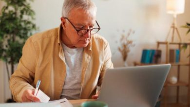 استفاده از اینترنت به سلامت روان افراد مسن کمک میکند