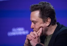 ایلان ماسک: اگر اپل و گوگل به راه پلیدی بروند، تسلا گوشی هوشمند می‌سازد