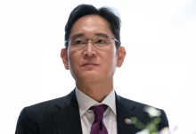 رئیس هیئتمدیره سامسونگ در آستانه زندانیشدن از دادگاه خواست برای نجات شرکتش به او فرصت دهد