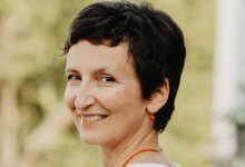 روایت خوددرمانی جسورانه؛ دانشمند زن سرطان سینه خود را با ویروس‌های آزمایشگاهی درمان کرد