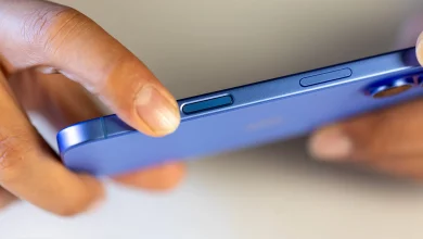 مقاومت دیدنی آیفون ۱۶ دربرابر خم‌ شدن؛ پرچمدار اپل بسیار مستحکم است [تماشا کنید]