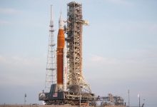 ناسا ممکن است ساخت موشک برنامه بازگشت به ماه را لغو کند