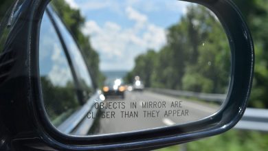 چرا اجسام از آنچه در آینه خودرو میبینیم، به ما نزدیکتر هستند؟