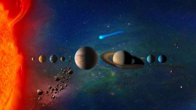 اگر گرانش خورشید بسیار قوی است، چرا سیارهها از آن دور میشوند؟