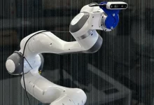 این ربات هوشمند می‌تواند دقیقاً طبق خواسته شما برایتان عکاسی کند