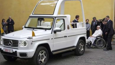 خودروی تمام الکتریکی مرسدس بنز به پاپ فرانسیس اهدا شد