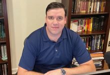 مرد ۳۶ ساله شغل پردرآمدش را رها کرد و حالا با حقوق ساعتی هزار دلار در خانه کار میکند