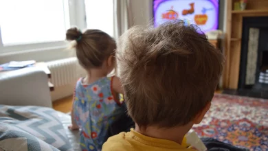 چرا کودکان عاشق انجام کارهای تکراری هستند؟