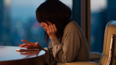 آموزش: چند نکته برای محافظت از چشمها در برابر آسیبهای خیره شدن به تلفن همراه