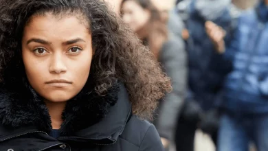 حس بودن پشت شیشه؛ اختلال مسخ شخصیت یا زوال شخصیت چیست؟