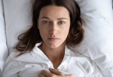 خوابیدن با چشم‌های باز رایج‌تر از چیزی است که فکر می‌کنید