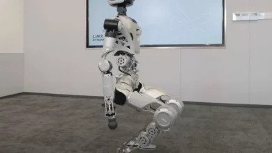 ربات انسان‌نمای چینی با توانایی‌های شگفت‌انگیز: چرخش 360 درجه پا و اسکات‌زدن [تماشا کنید]