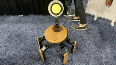 معرفی ربات 30 هزار دلاری Mi-Mo؛ میز متحرکی که شبیه لامپ لوگوی پیکسار است