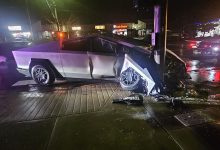 تصادف خبرساز سایبرتراک؛ وانت تسلا با سیستم خودران به تیربرق برخورد کرد